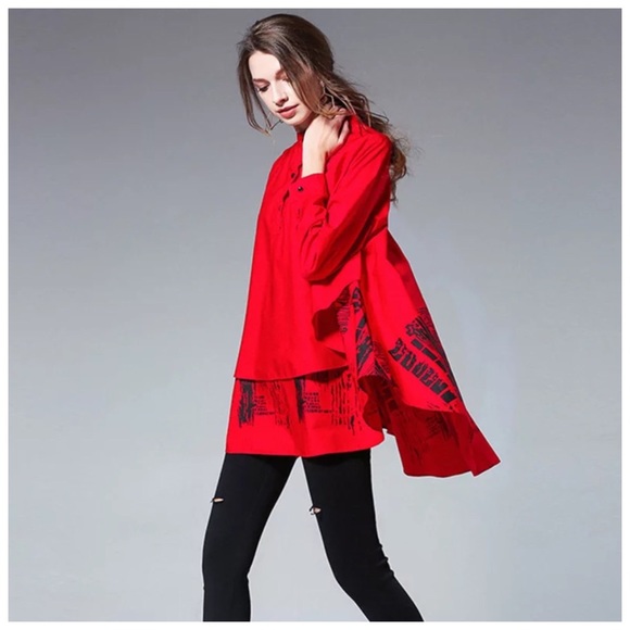 ‼️LAST ONE. Red & Black Geometric Oversize Top - Picture 3 of 4